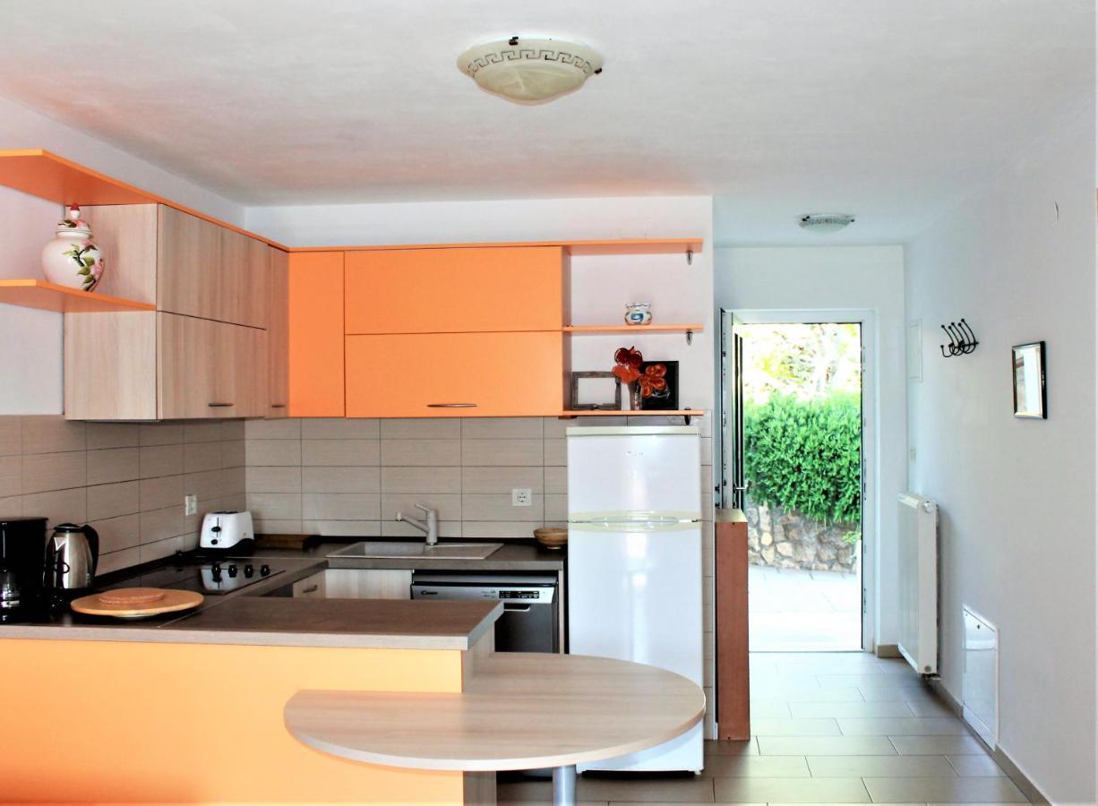 Apartmani Klaudija Valun Exteriör bild